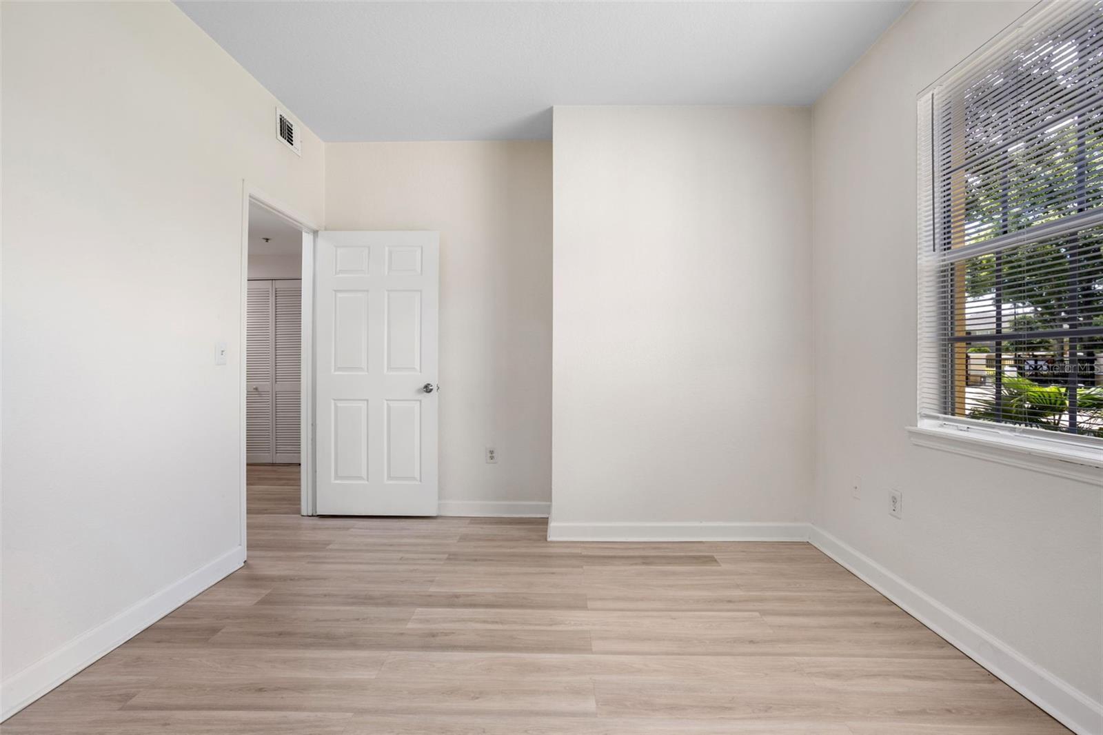 Image 23 of 43 For 2528 Robert Trent Jones Drive 1617