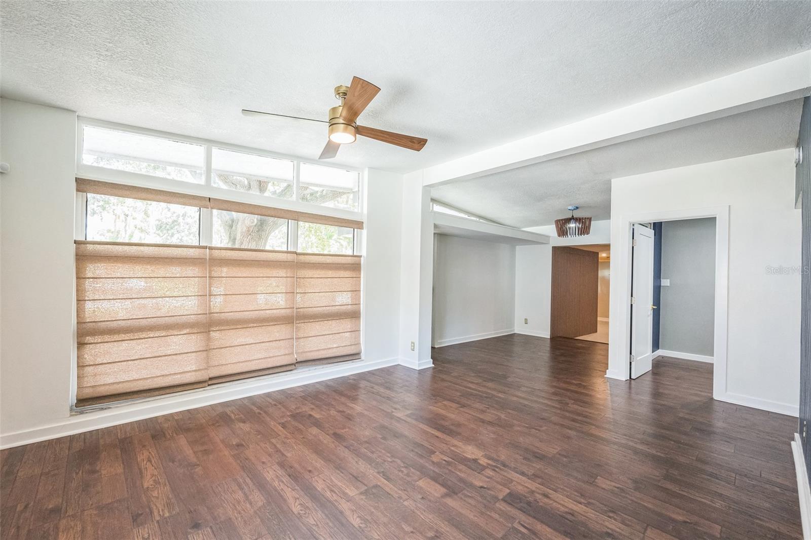 Listing photo id 13 for 4208 Wisconsin Avenue