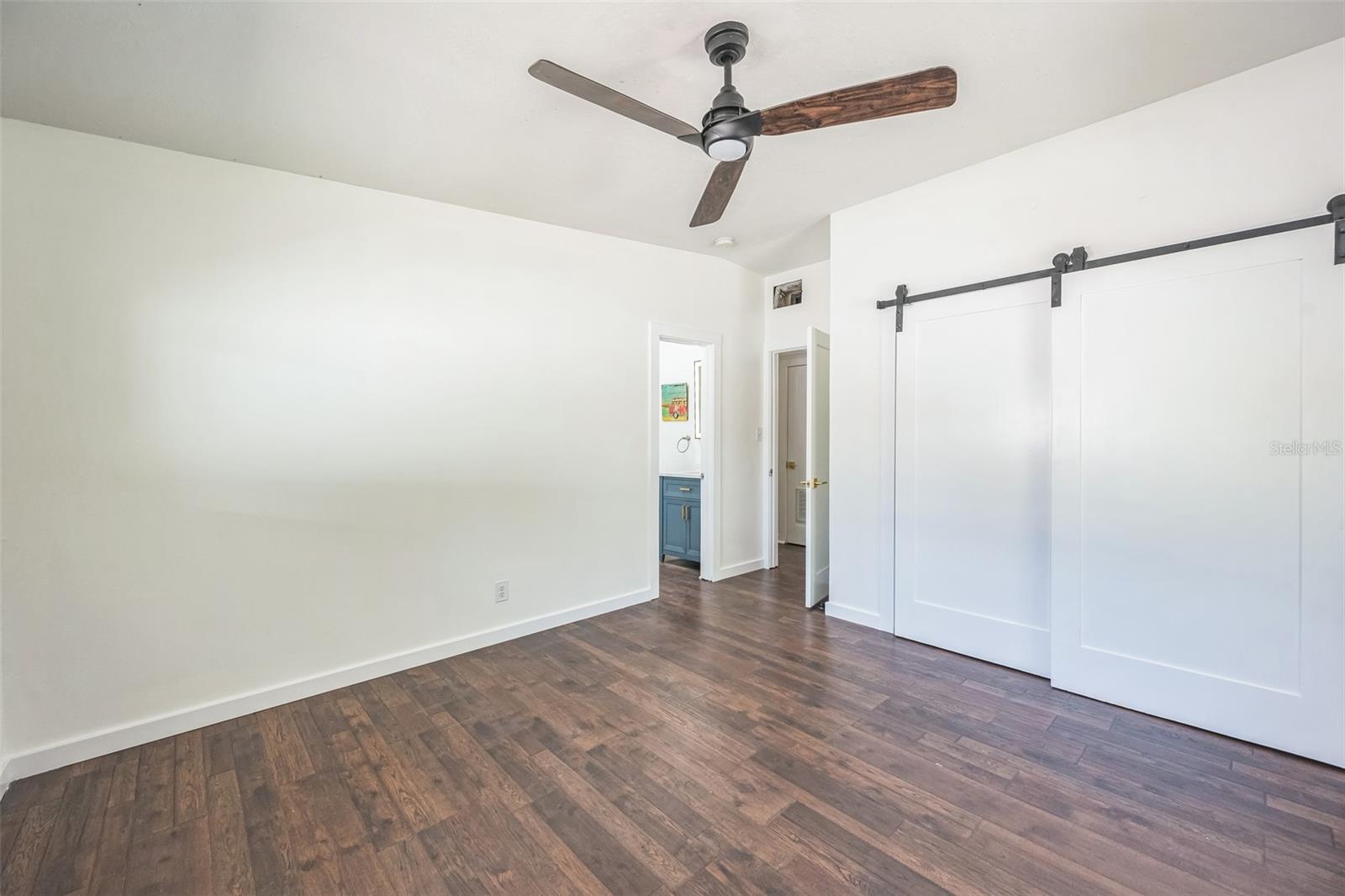 Listing photo id 14 for 4208 Wisconsin Avenue