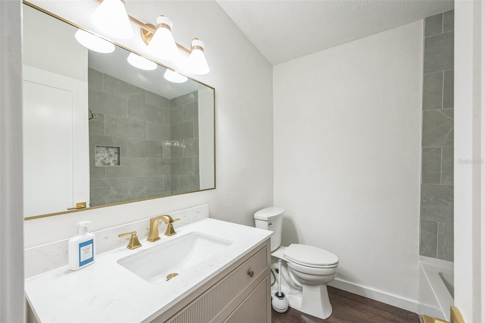Listing photo id 20 for 4208 Wisconsin Avenue