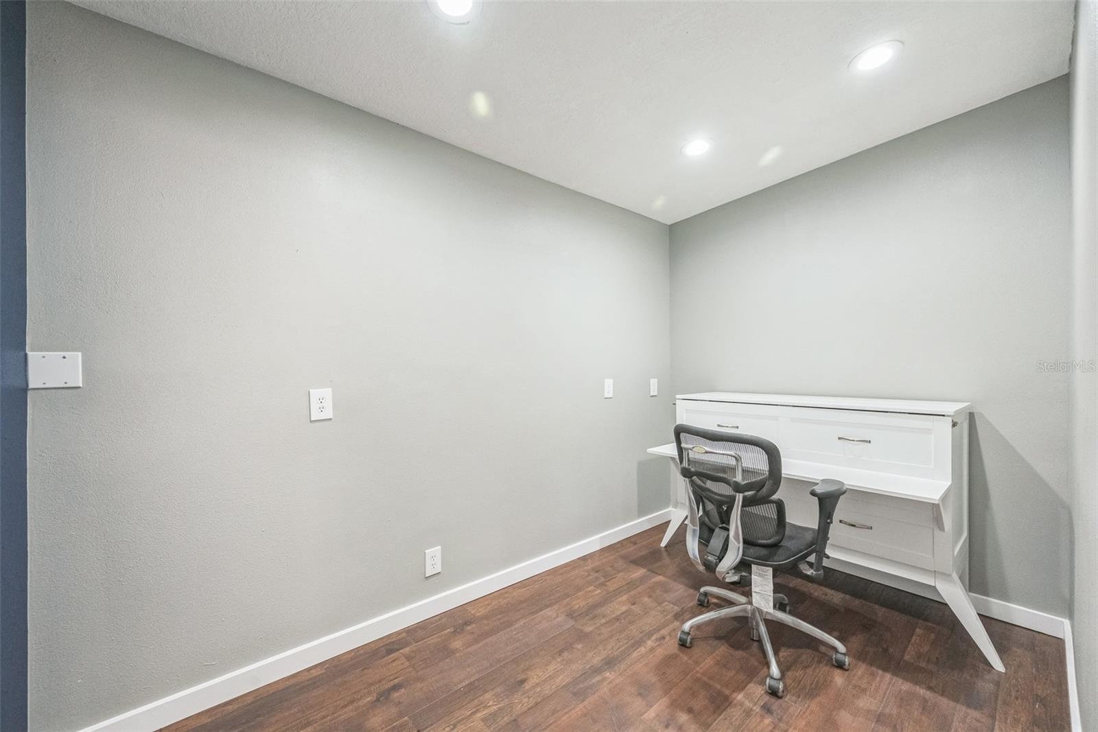 Listing photo id 26 for 4208 Wisconsin Avenue