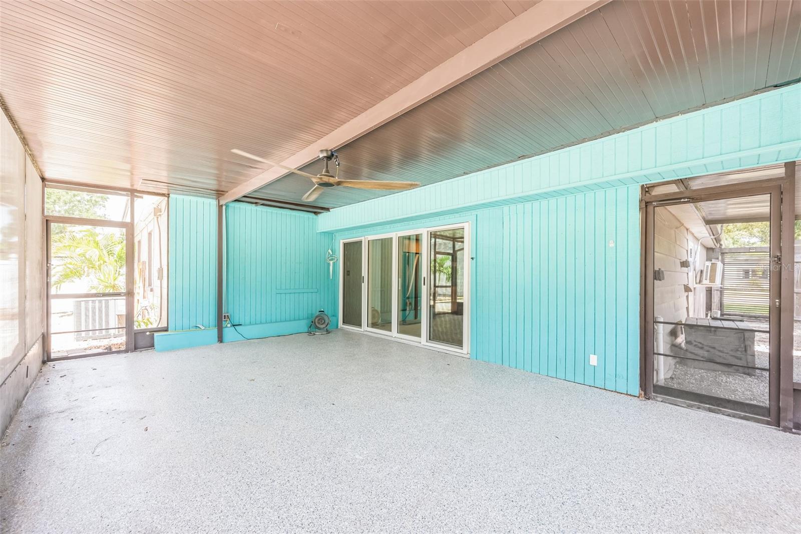 Listing photo id 31 for 4208 Wisconsin Avenue