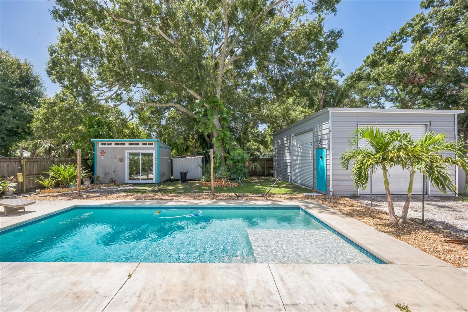 Listing photo id 35 for 4208 Wisconsin Avenue