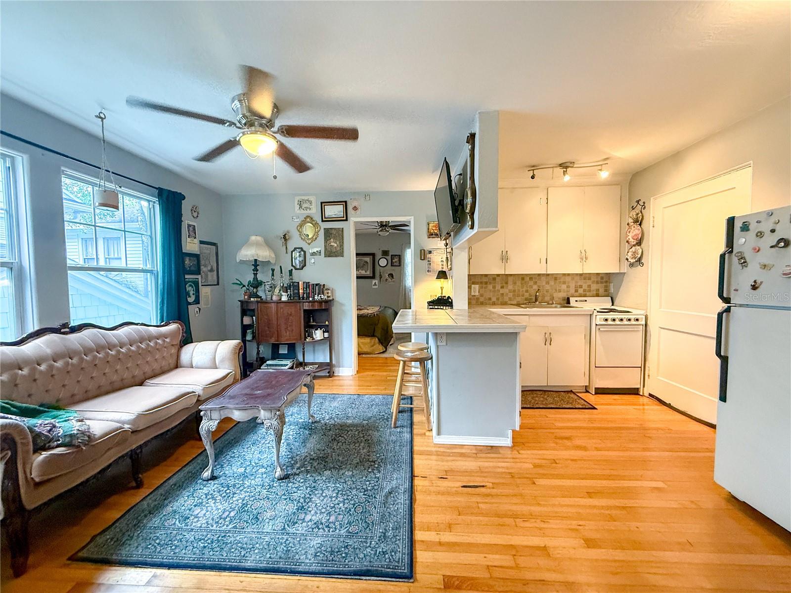 Image 3 of 11 For 732 Summerlin Avenue