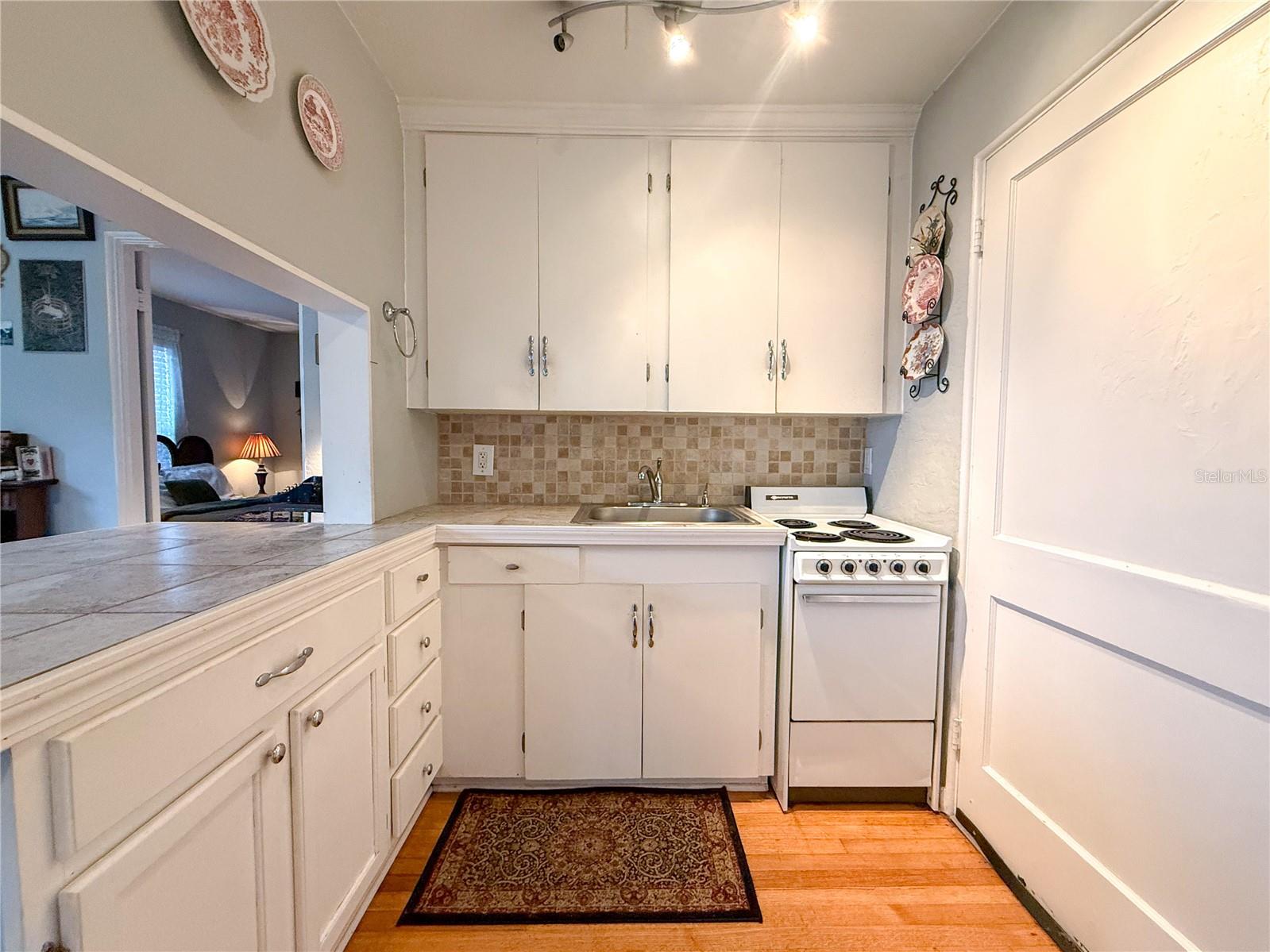 Image 4 of 11 For 732 Summerlin Avenue