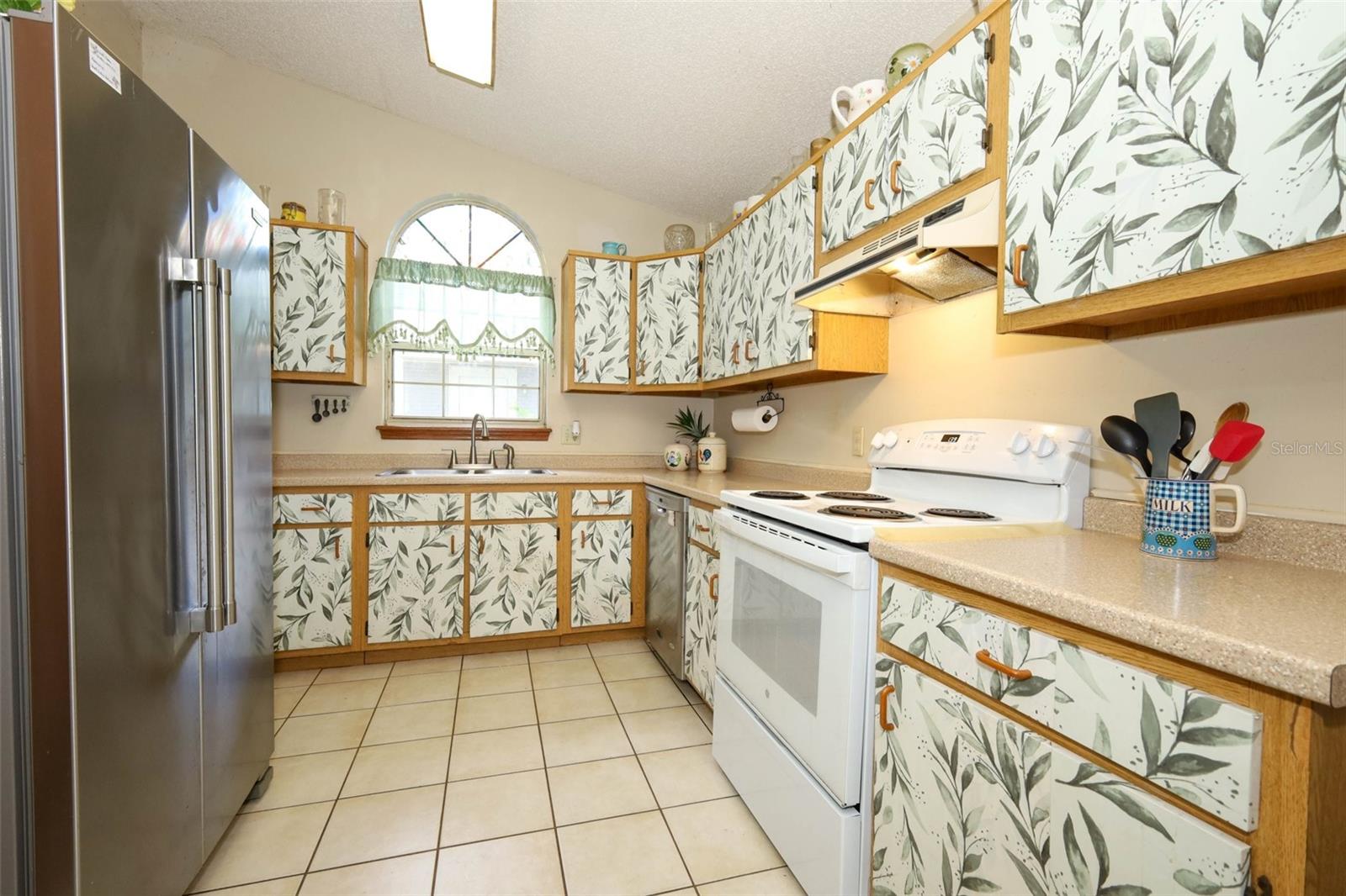 Image 10 of 46 For 780 Helen Avenue