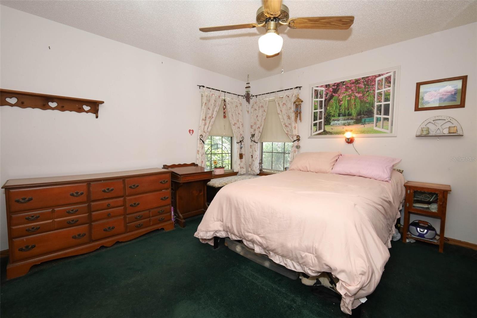 Image 18 of 46 For 780 Helen Avenue