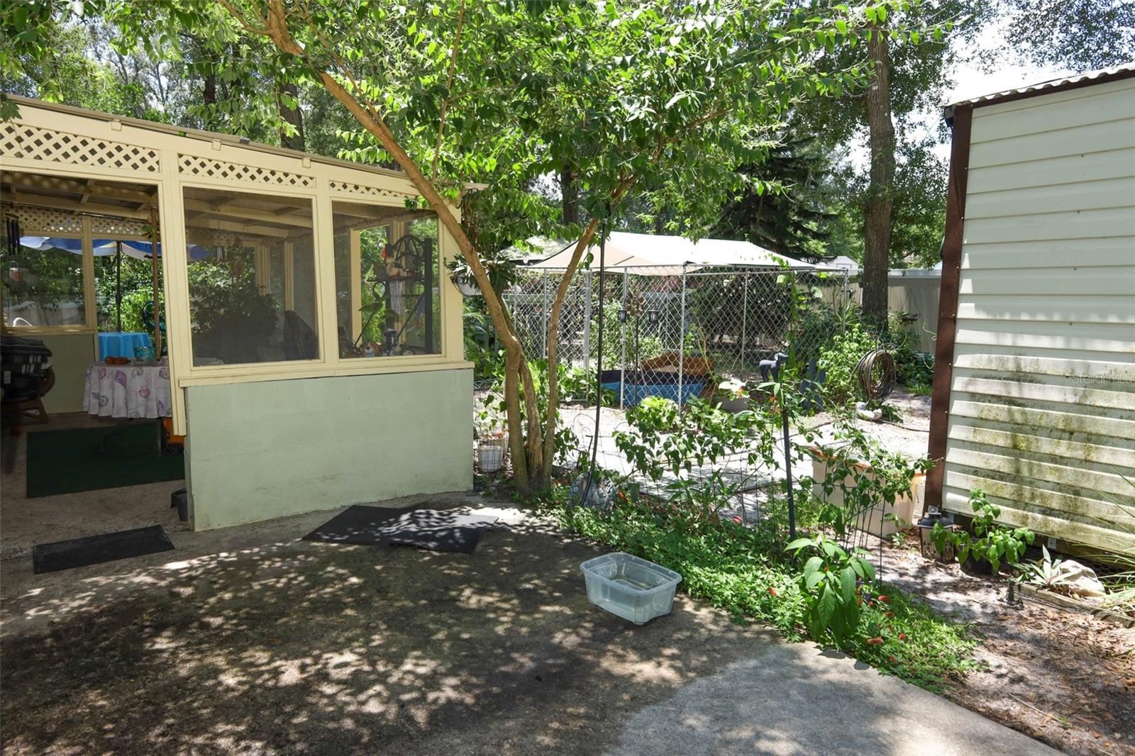 Image 33 of 46 For 780 Helen Avenue
