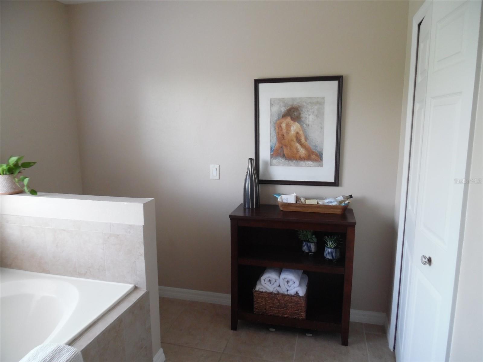Image 18 of 30 For 2583 Vineyard Circle