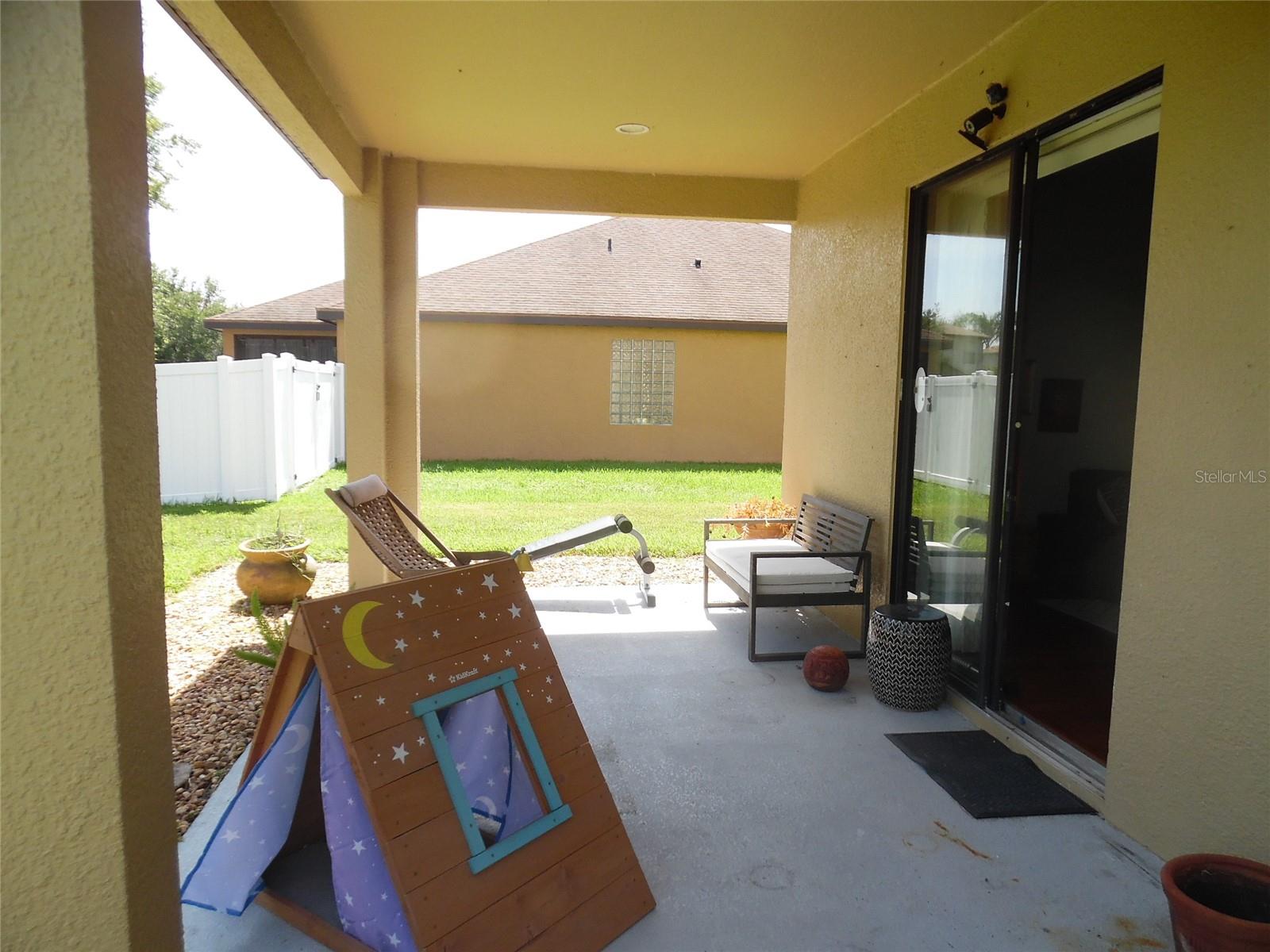 Image 25 of 30 For 2583 Vineyard Circle