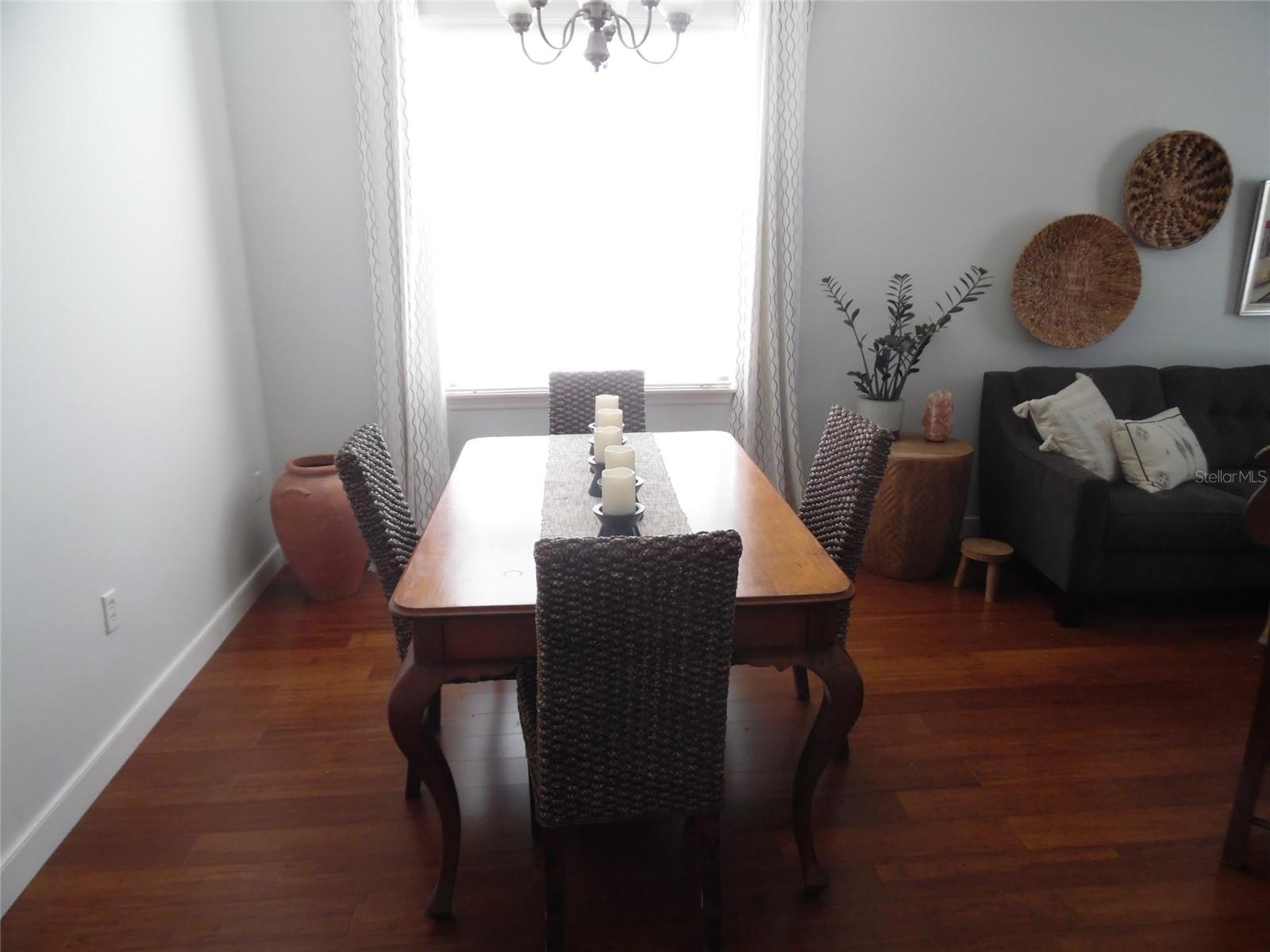 Image 4 of 30 For 2583 Vineyard Circle