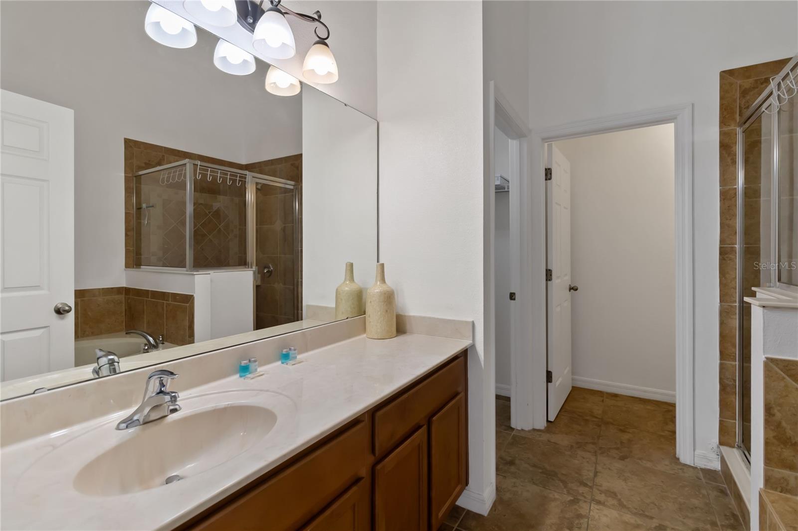 Image 21 of 37 For 814 Orange Cosmos Boulevard