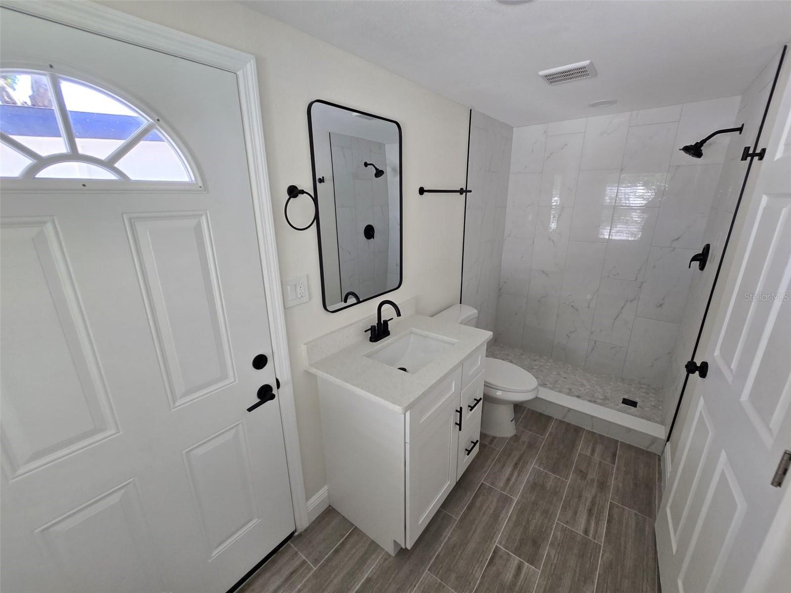 Image 12 of 16 For 416 Ianthe Street 1