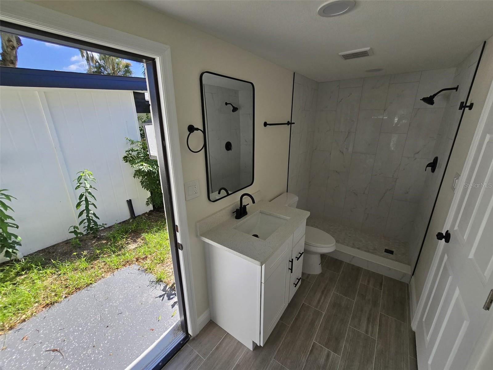 Image 13 of 16 For 416 Ianthe Street 1