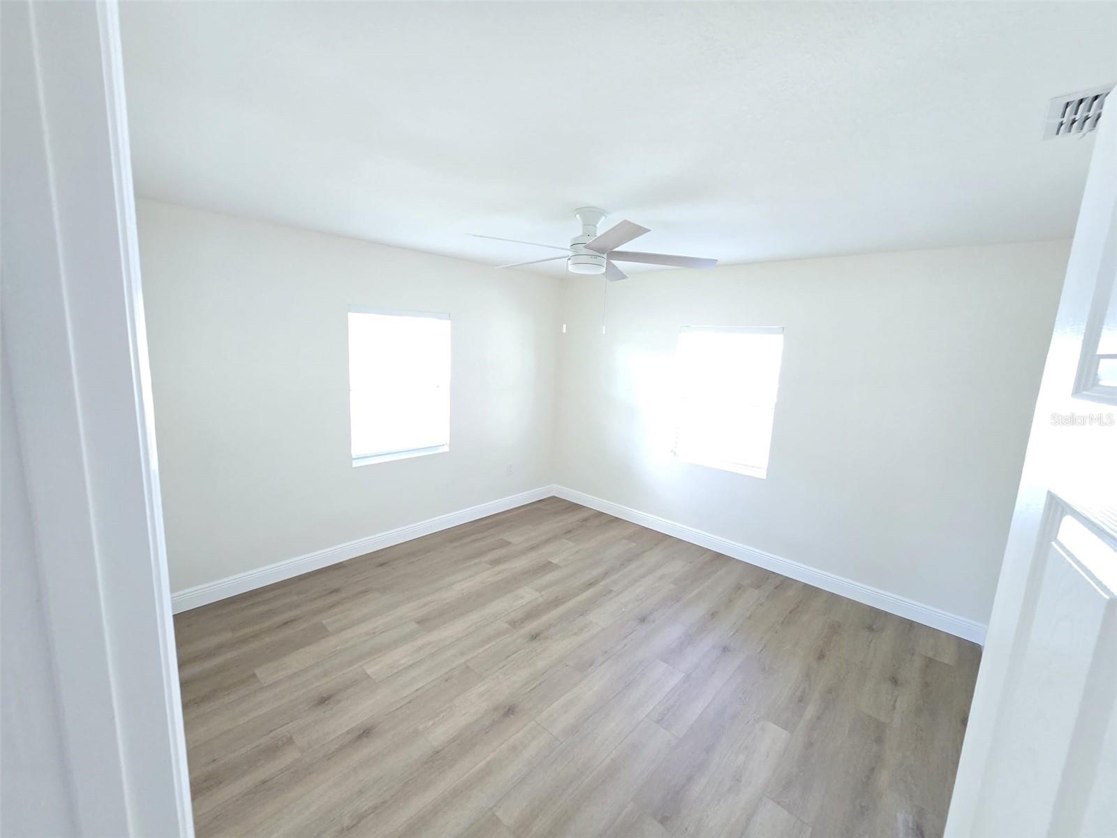 Image 15 of 16 For 416 Ianthe Street 1