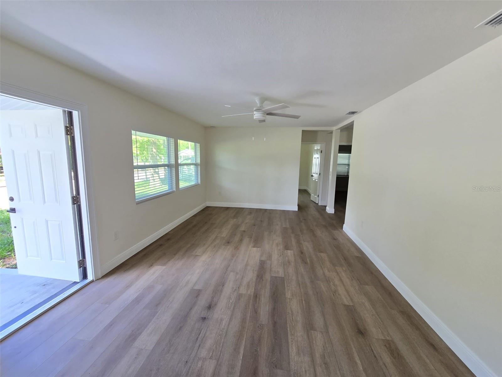 Image 16 of 16 For 416 Ianthe Street 1