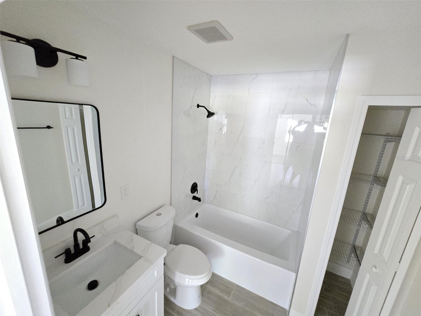 Image 8 of 16 For 416 Ianthe Street 1