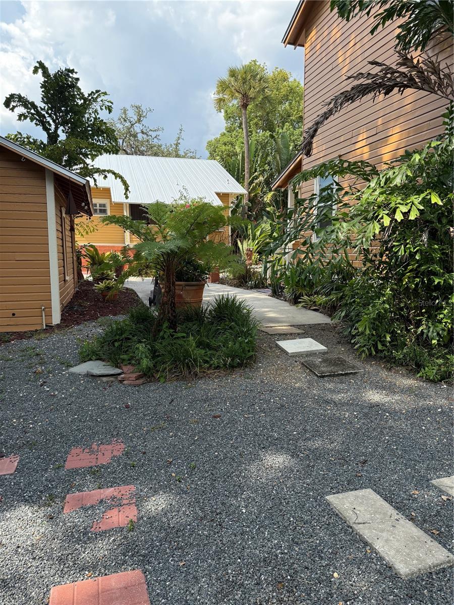 Image 18 of 19 For 708 Hillcrest Street