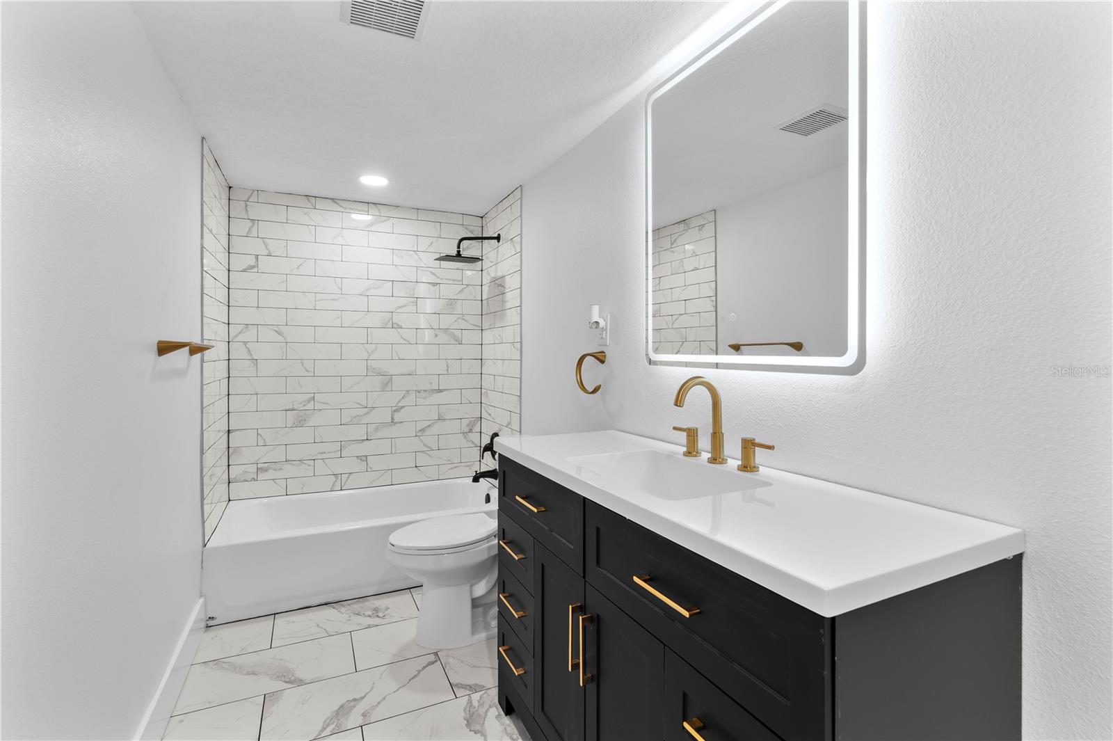 Image 14 of 24 For 4026 Shannon Brown Drive