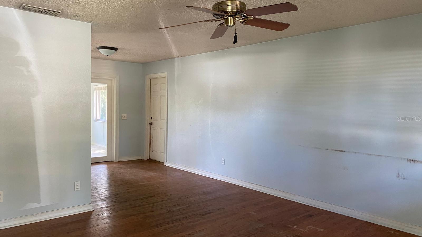 Image 11 of 59 For 1510 Pelican Street
