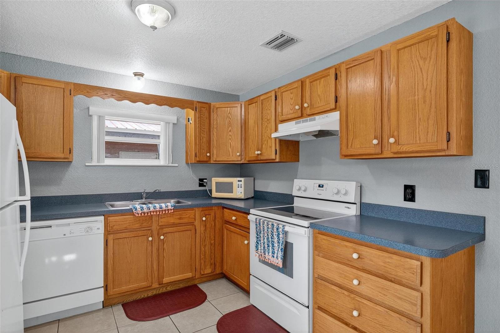 Image 10 of 90 For 2710 Westside Drive