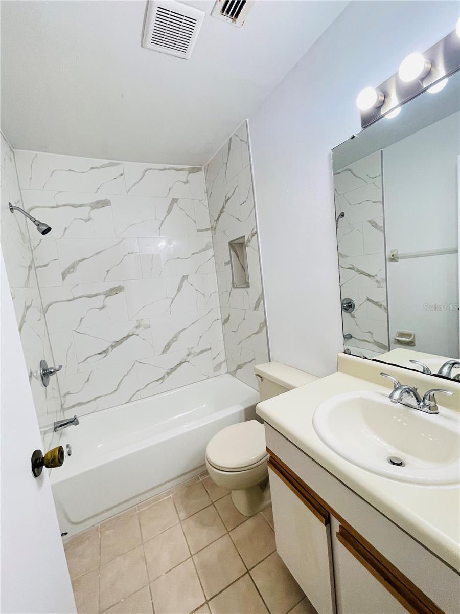 Image 13 of 22 For 3124 Semoran Boulevard 206