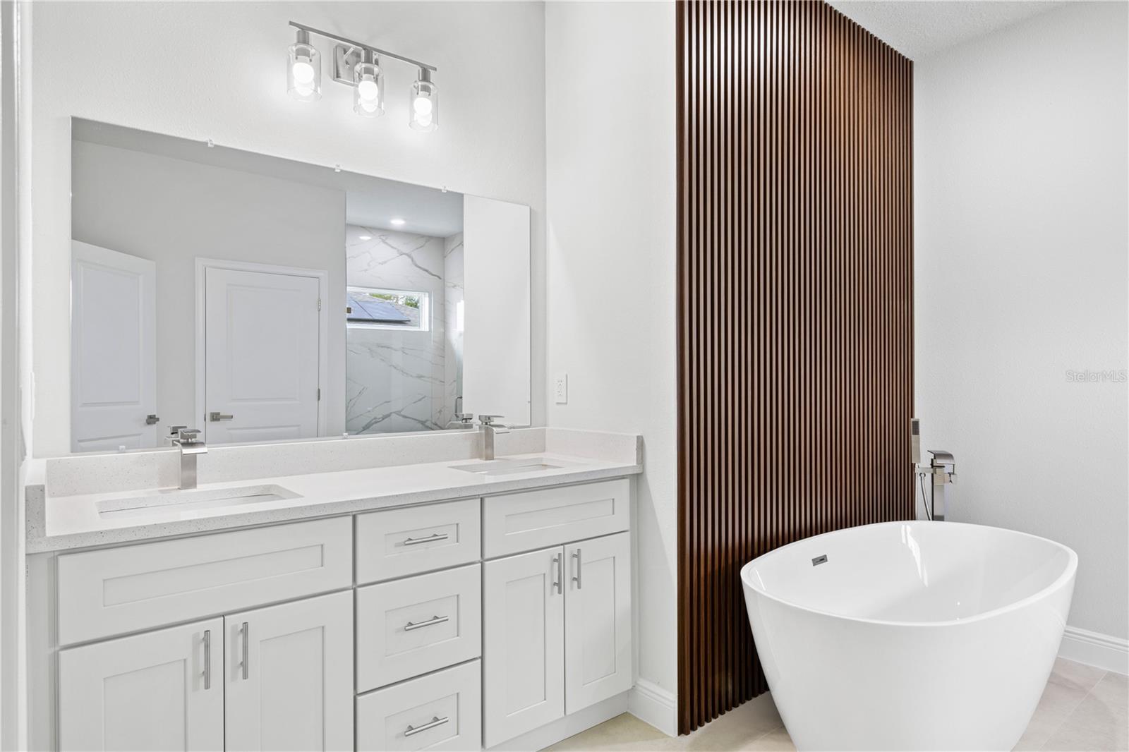 Image 23 of 36 For 15684 23rd Court Road