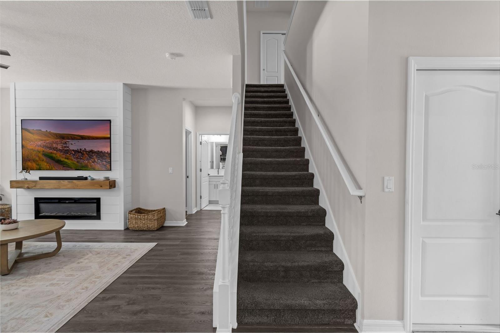 Image 16 of 60 For 1133 White Water Bay Drive