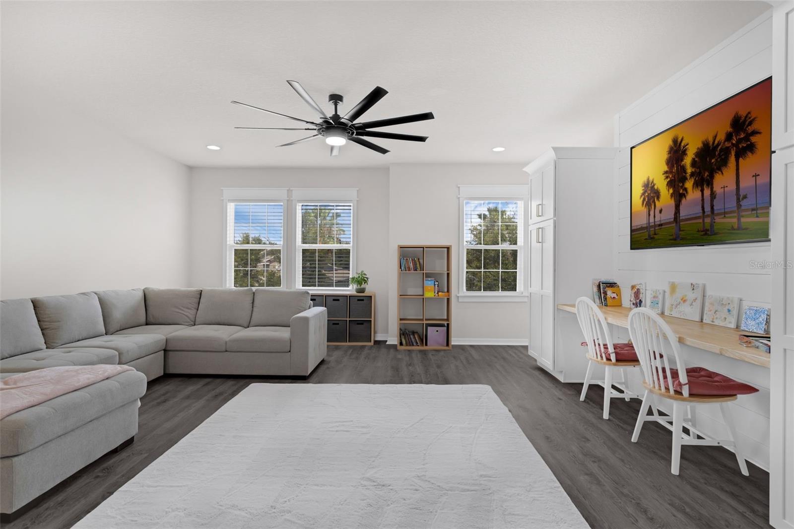 Image 18 of 60 For 1133 White Water Bay Drive