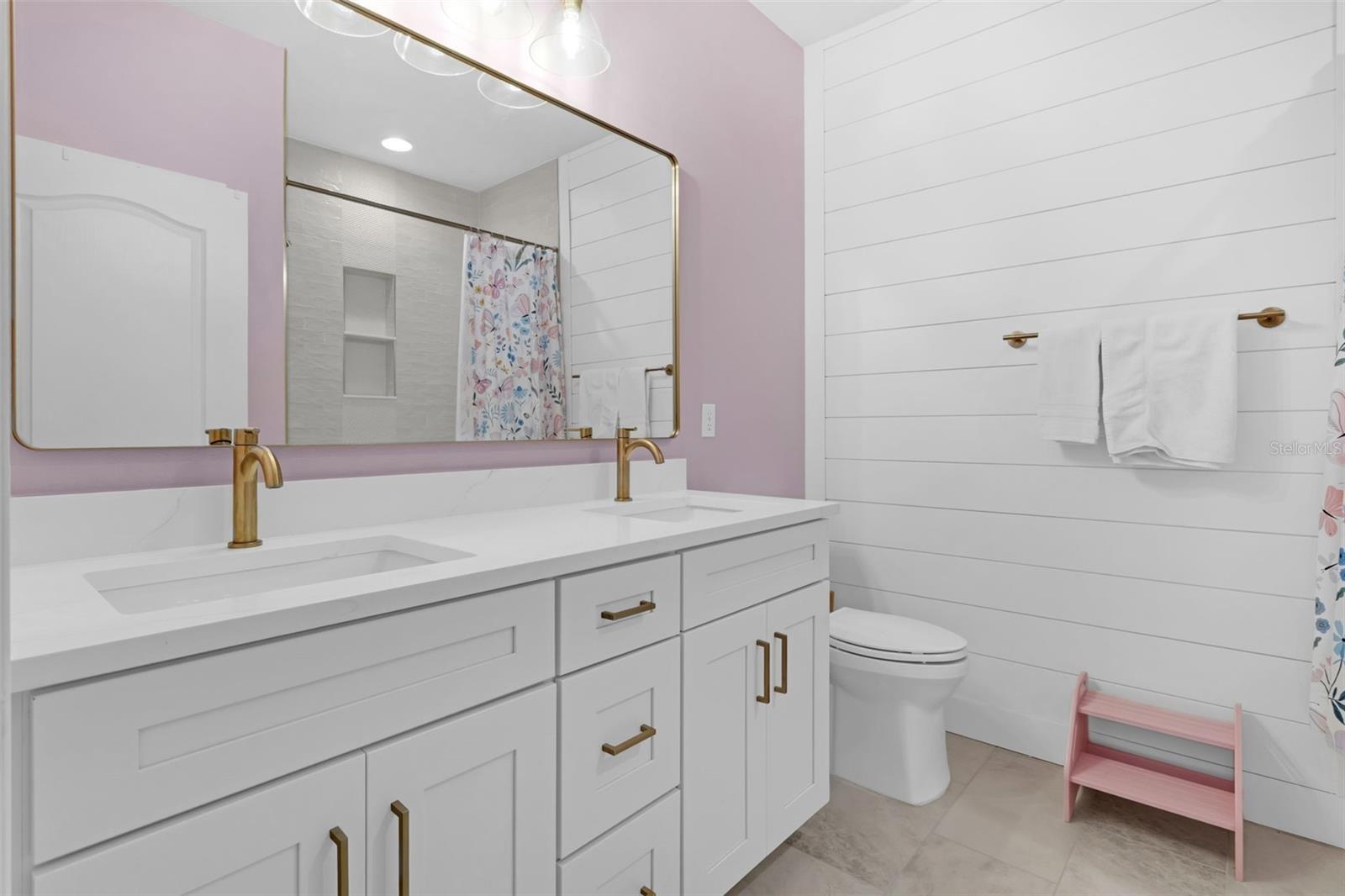 Image 34 of 60 For 1133 White Water Bay Drive
