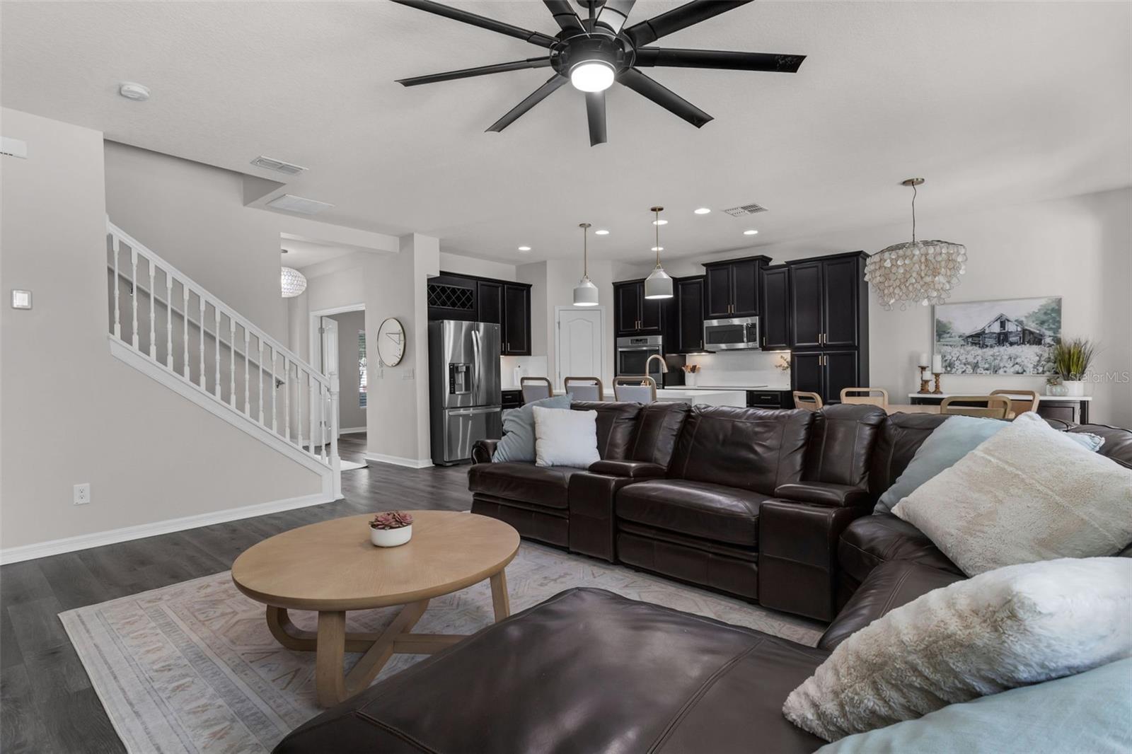 Image 9 of 60 For 1133 White Water Bay Drive