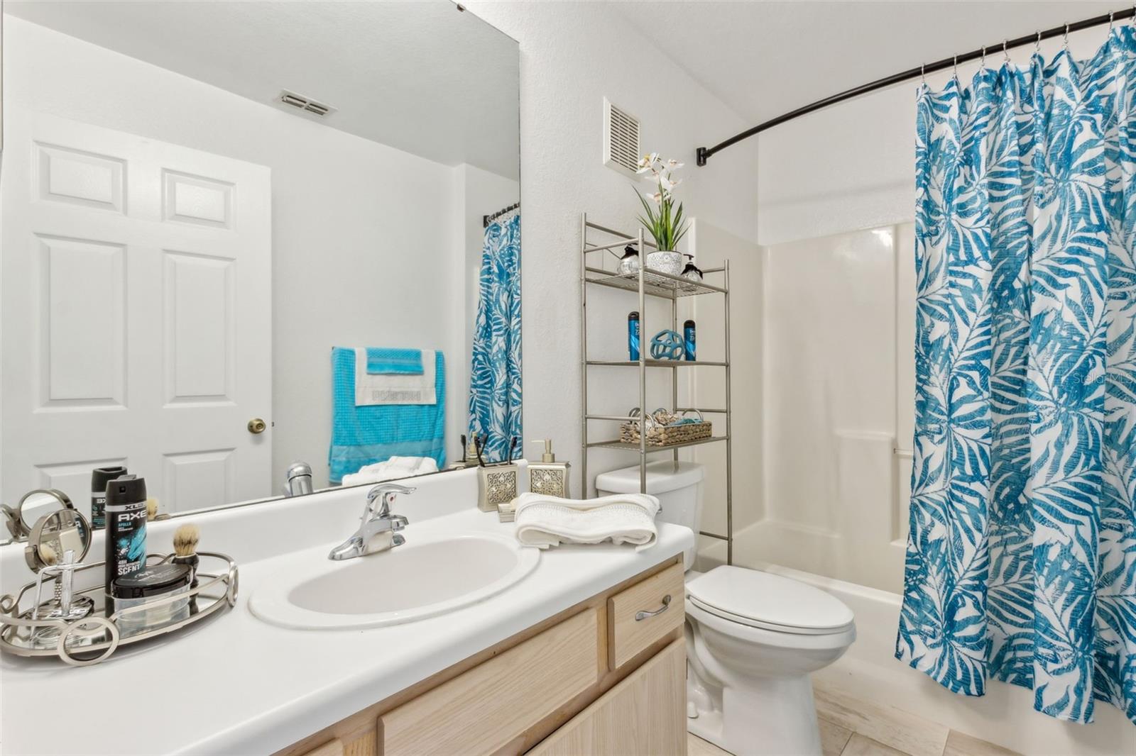 Image 22 of 50 For 5459 Vineland Road 4111