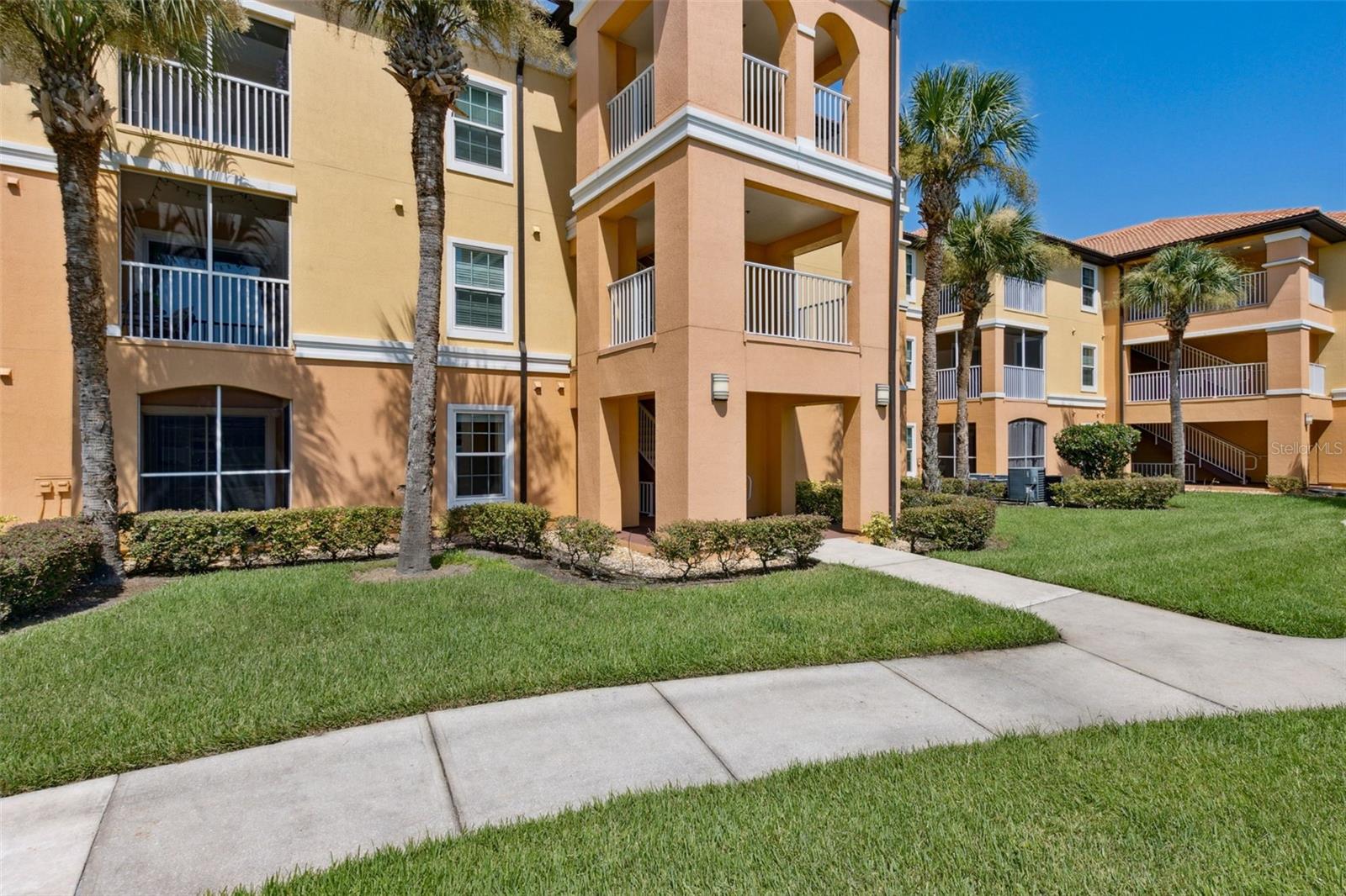 Image 26 of 50 For 5459 Vineland Road 4111