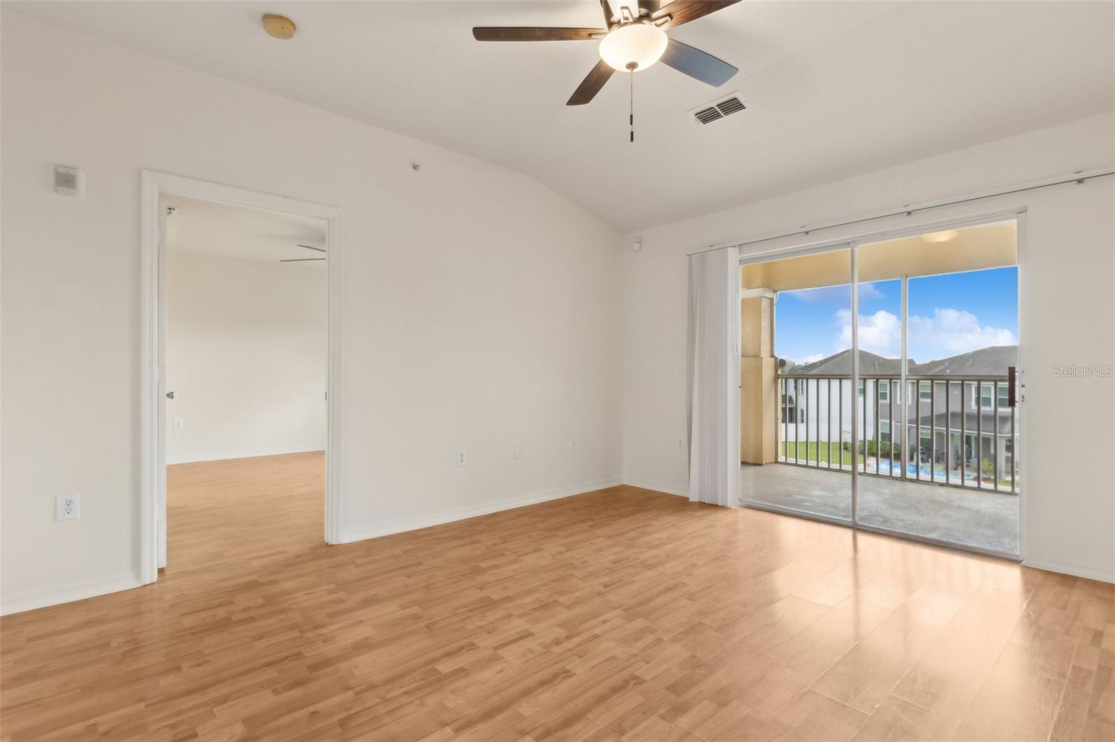 Image 11 of 53 For 5459 Vineland Road 4312