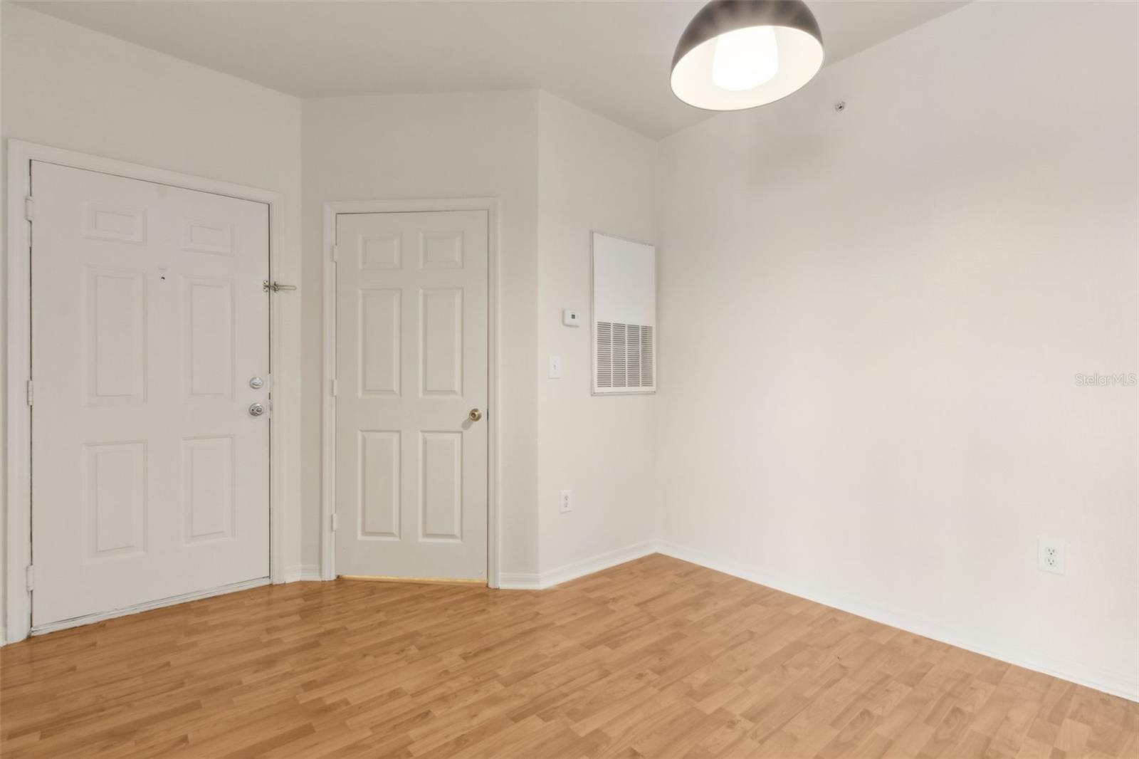 Image 15 of 53 For 5459 Vineland Road 4312
