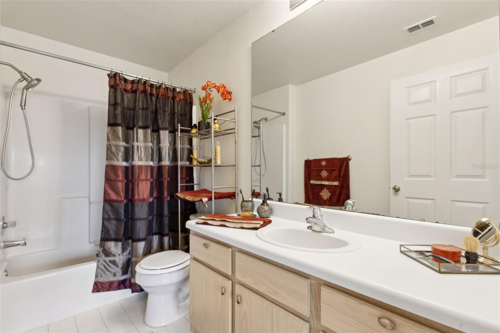 Image 21 of 53 For 5459 Vineland Road 4312