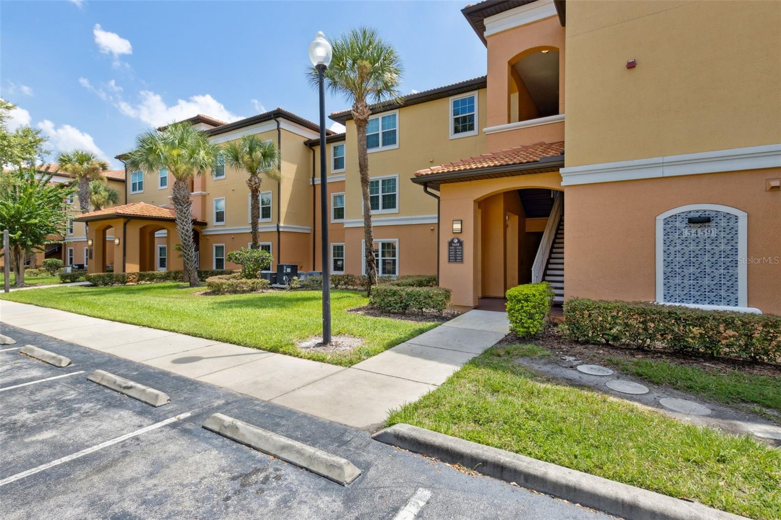 Image 3 of 53 For 5459 Vineland Road 4312