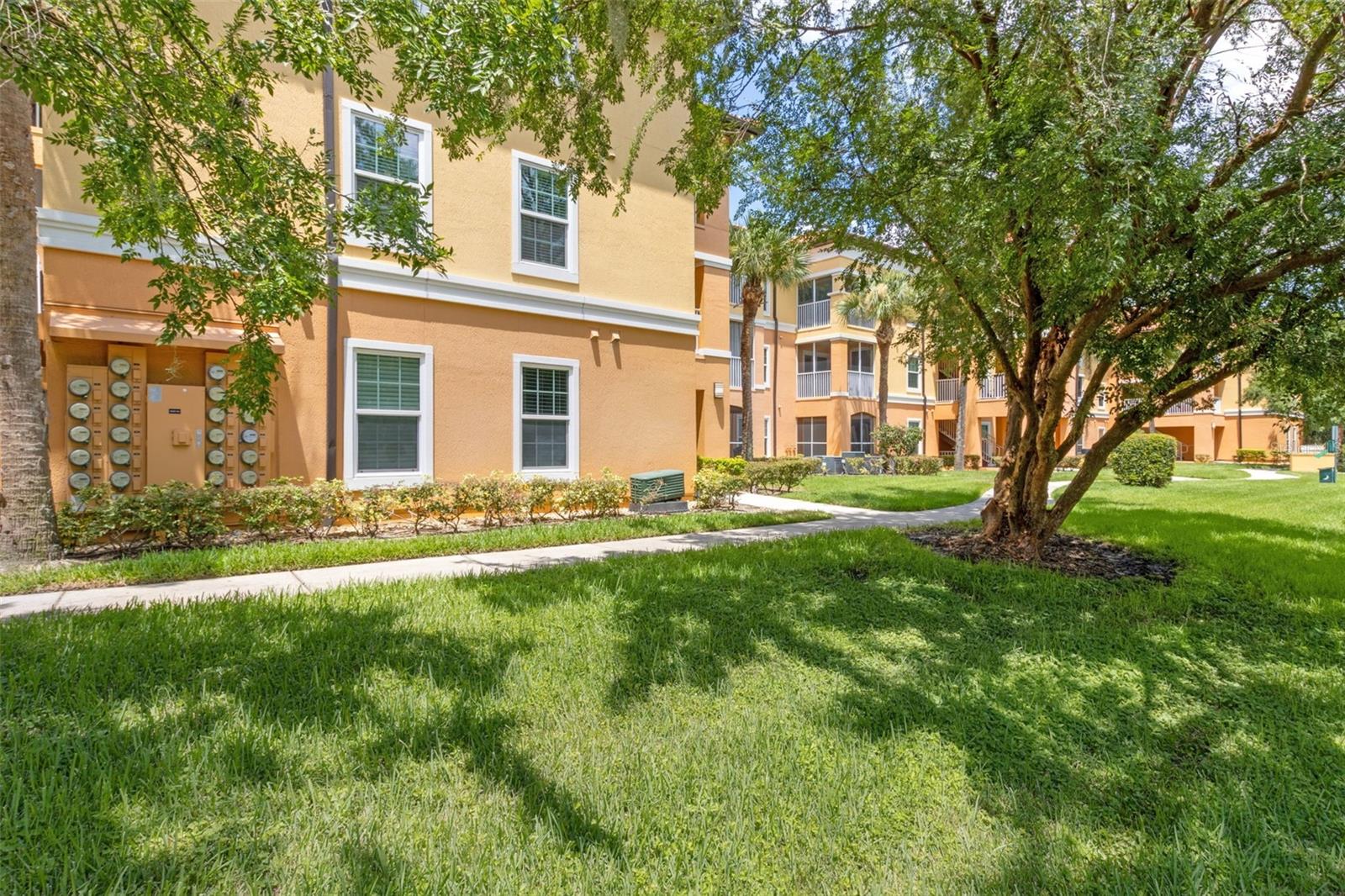 Image 30 of 53 For 5459 Vineland Road 4312