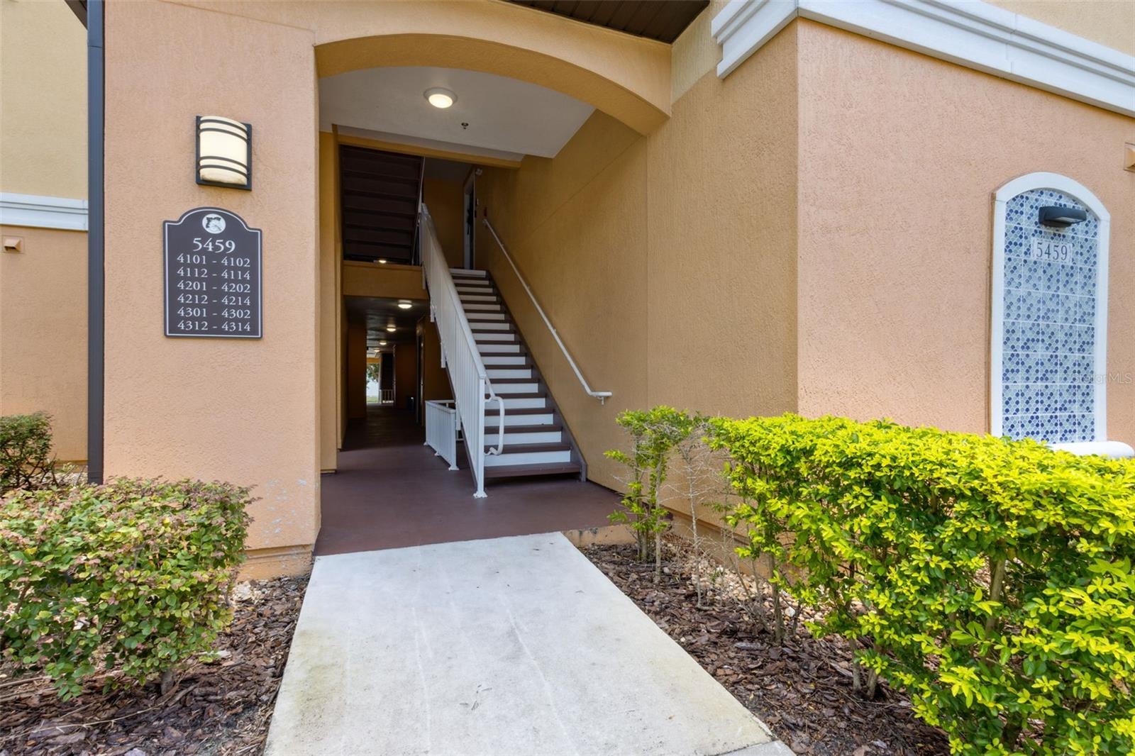 Image 4 of 53 For 5459 Vineland Road 4312