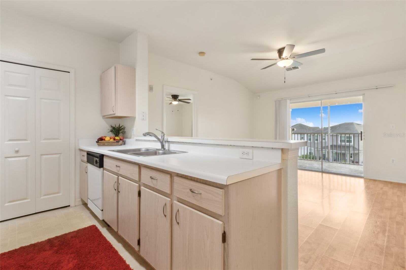 Image 9 of 53 For 5459 Vineland Road 4312