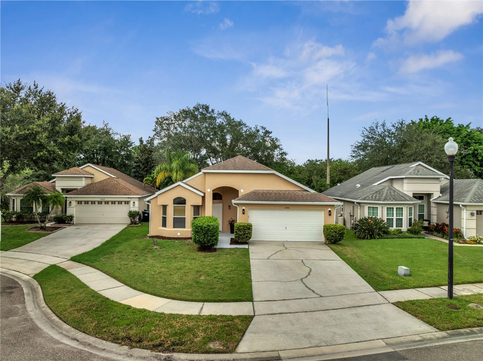 Image 26 of 33 For 13543 Emeraldview Drive