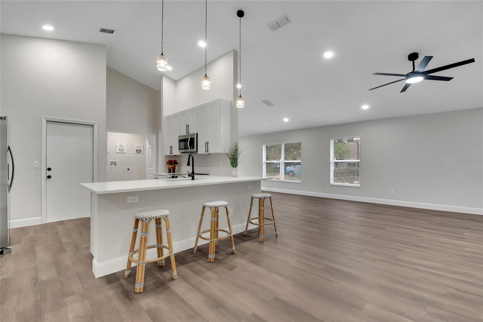 Image 5 of 33 For 13543 Emeraldview Drive