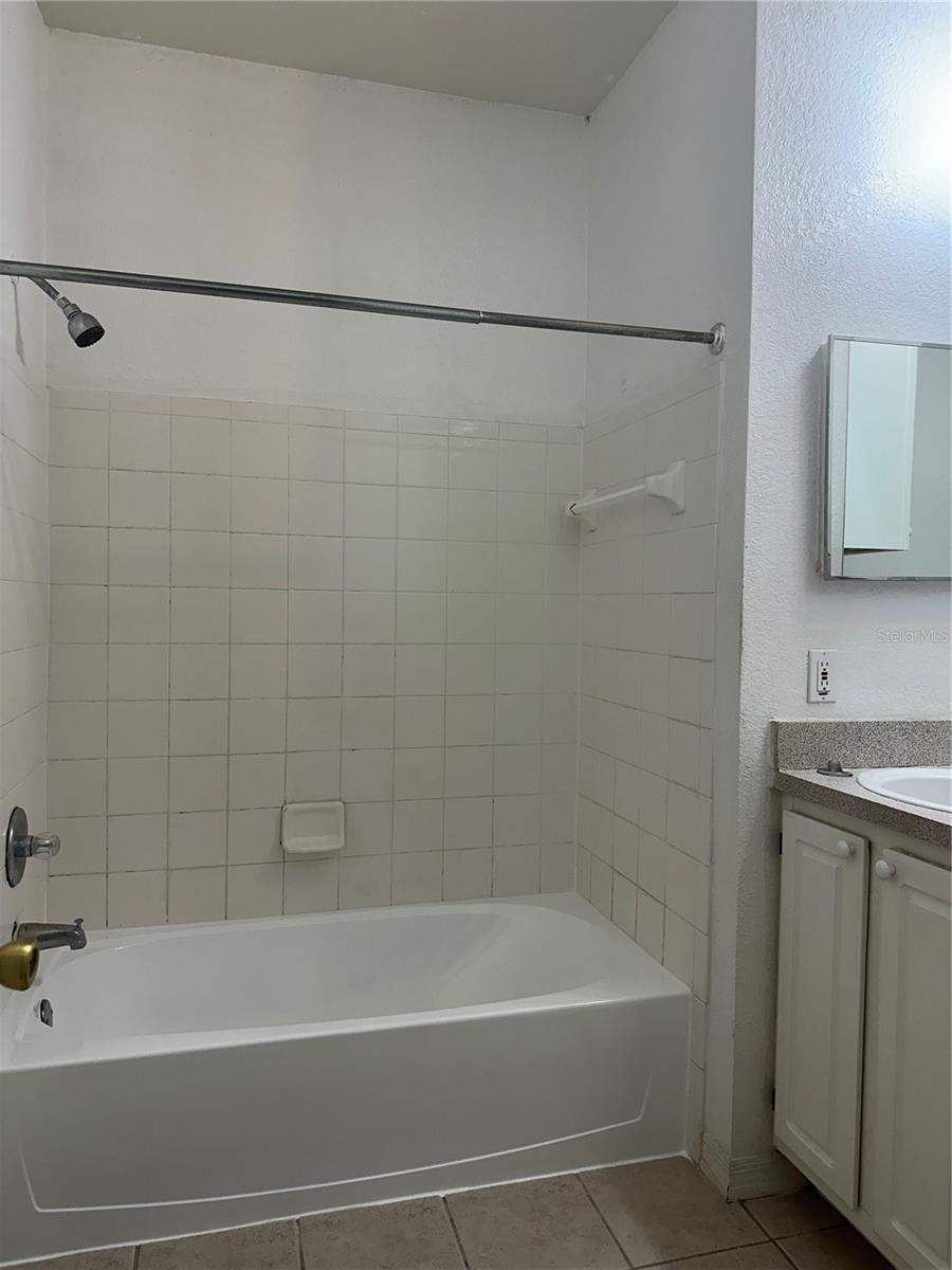 Image 36 of 43 For 2513 Maitland Crossing Way 208