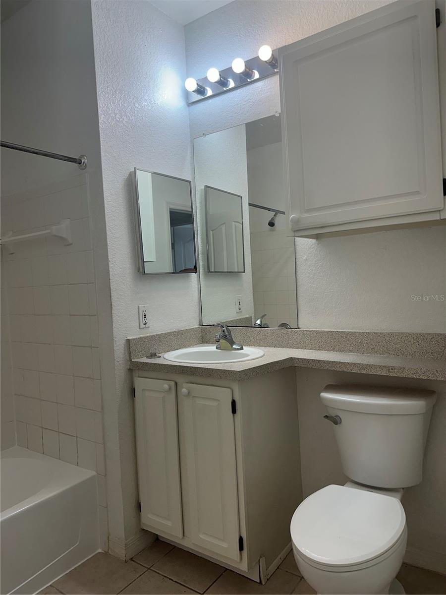 Image 37 of 43 For 2513 Maitland Crossing Way 208