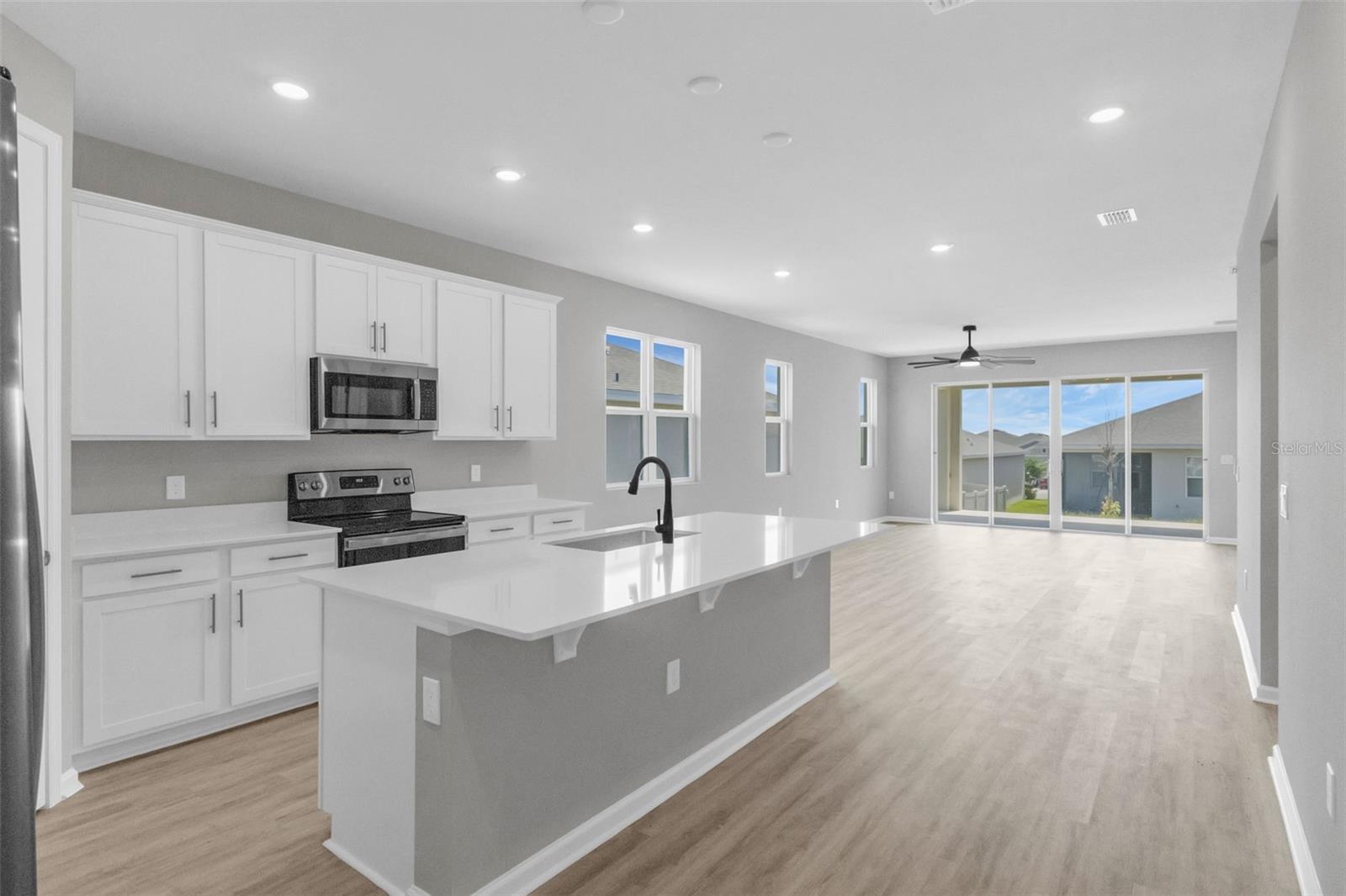 Image 2 of 14 For 819 Ballantyne Dr