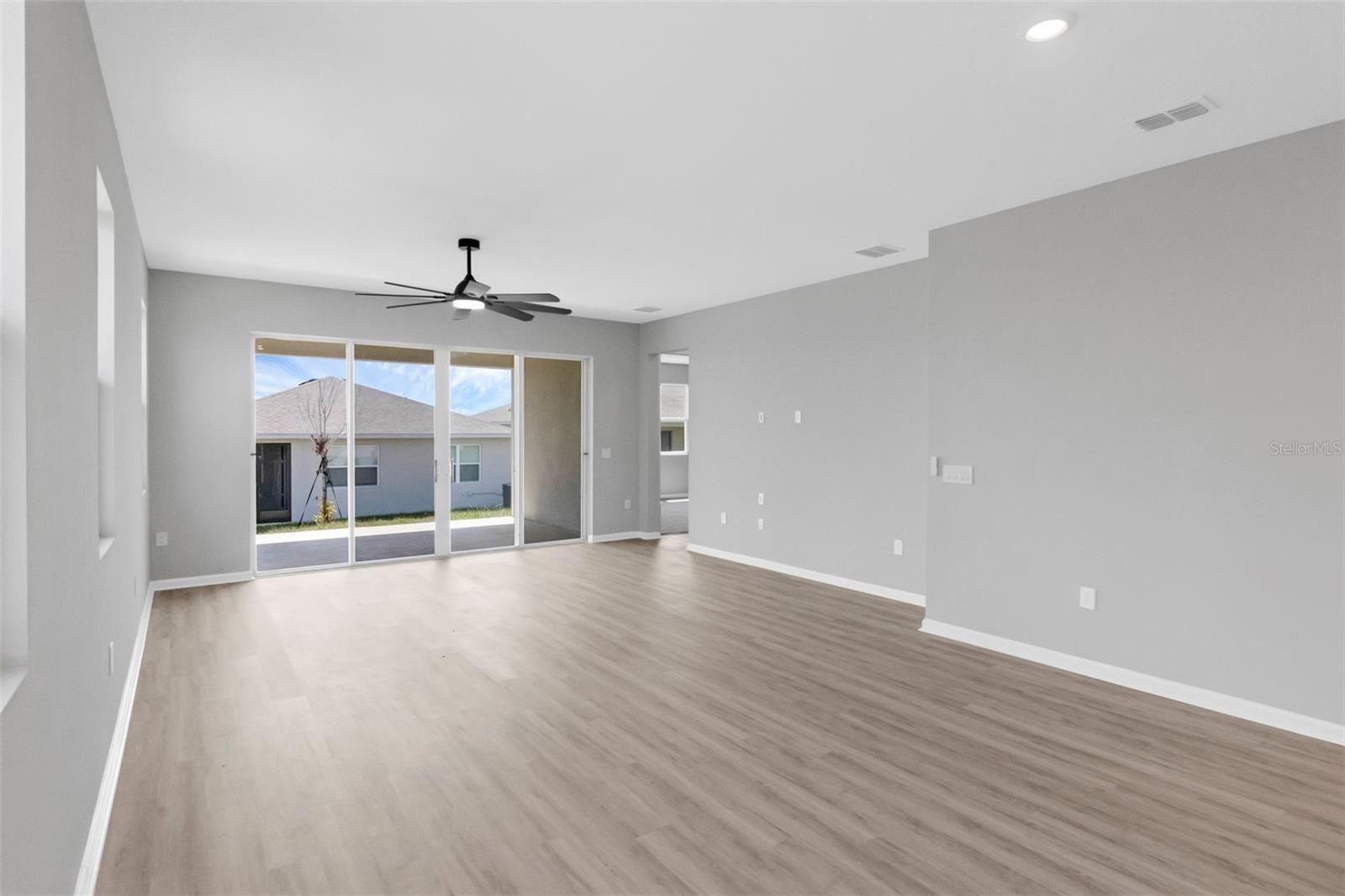 Image 5 of 14 For 819 Ballantyne Dr