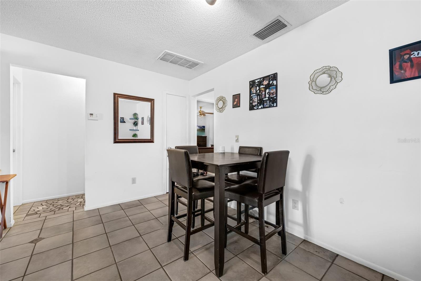 Image 6 of 35 For 8137 And 8139 Parrot Drive