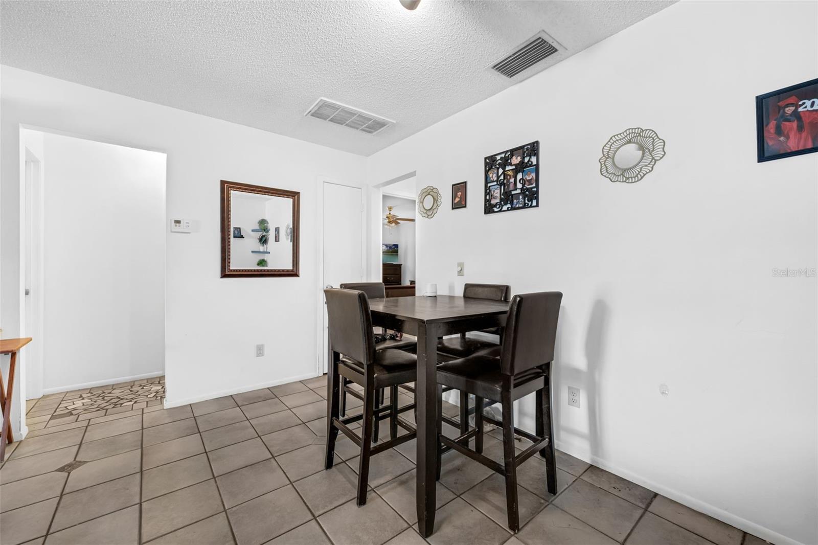 Image 7 of 35 For 8137 And 8139 Parrot Drive
