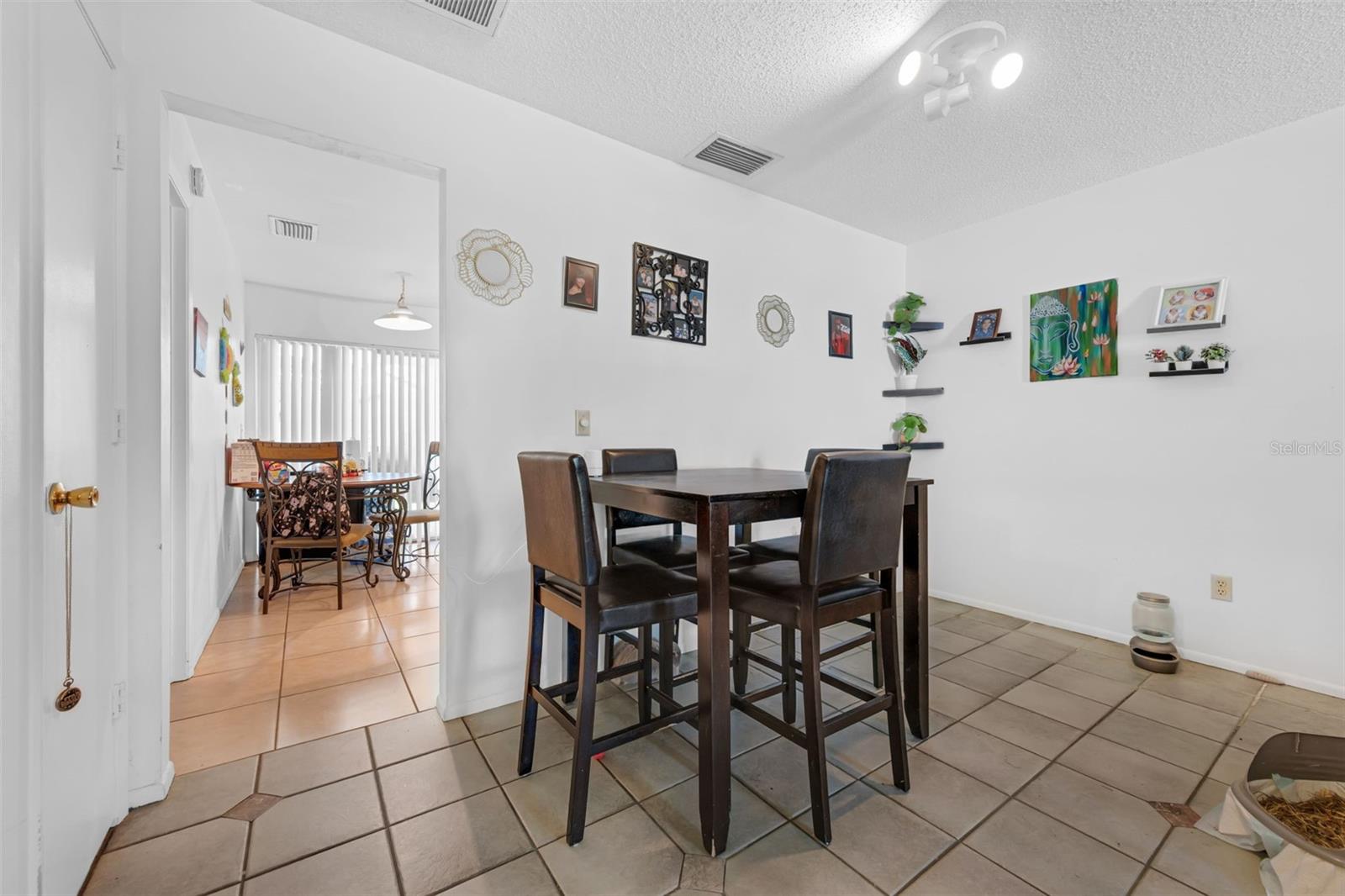 Image 8 of 35 For 8137 And 8139 Parrot Drive