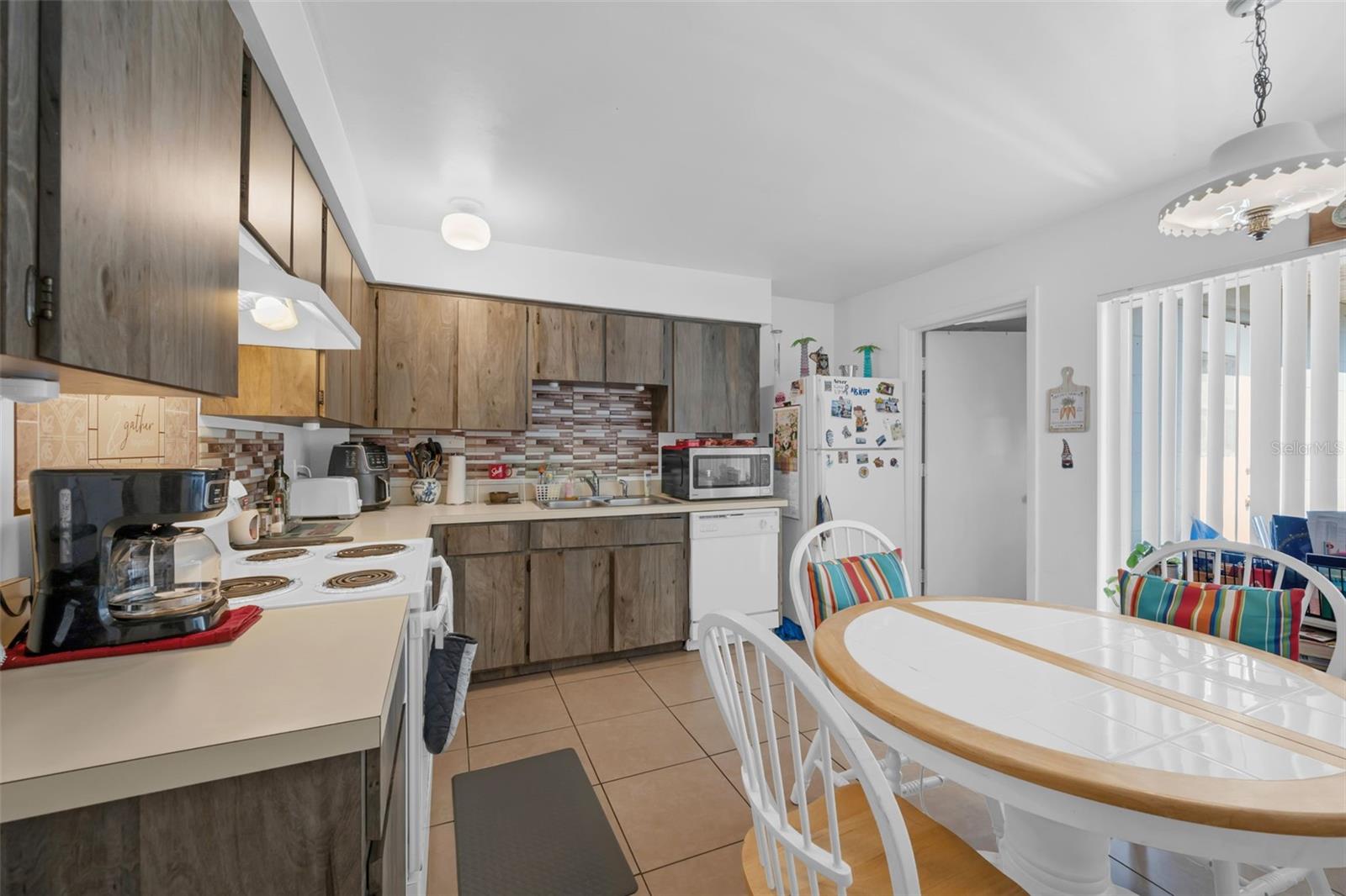 Image 9 of 35 For 8137 And 8139 Parrot Drive